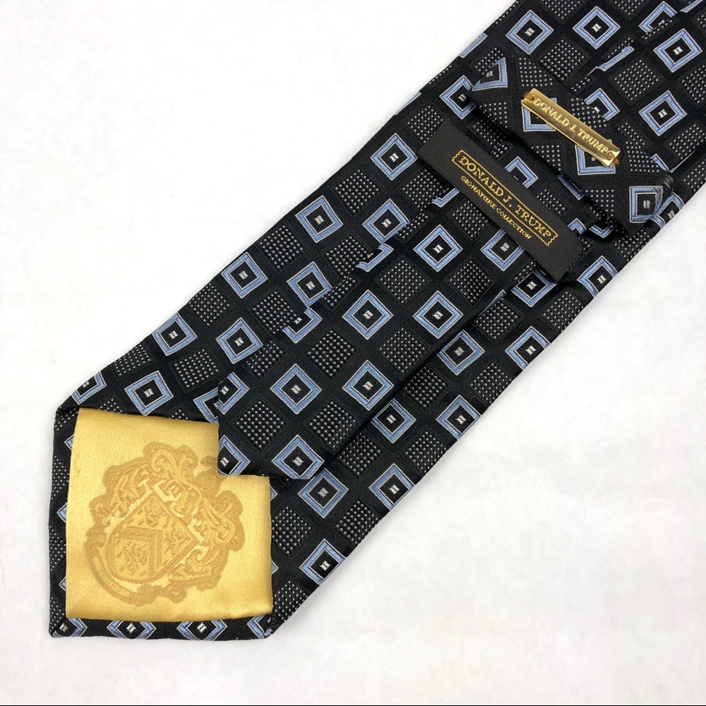 DONALD J TRUMP Signature Gold Bar Silk Necktie